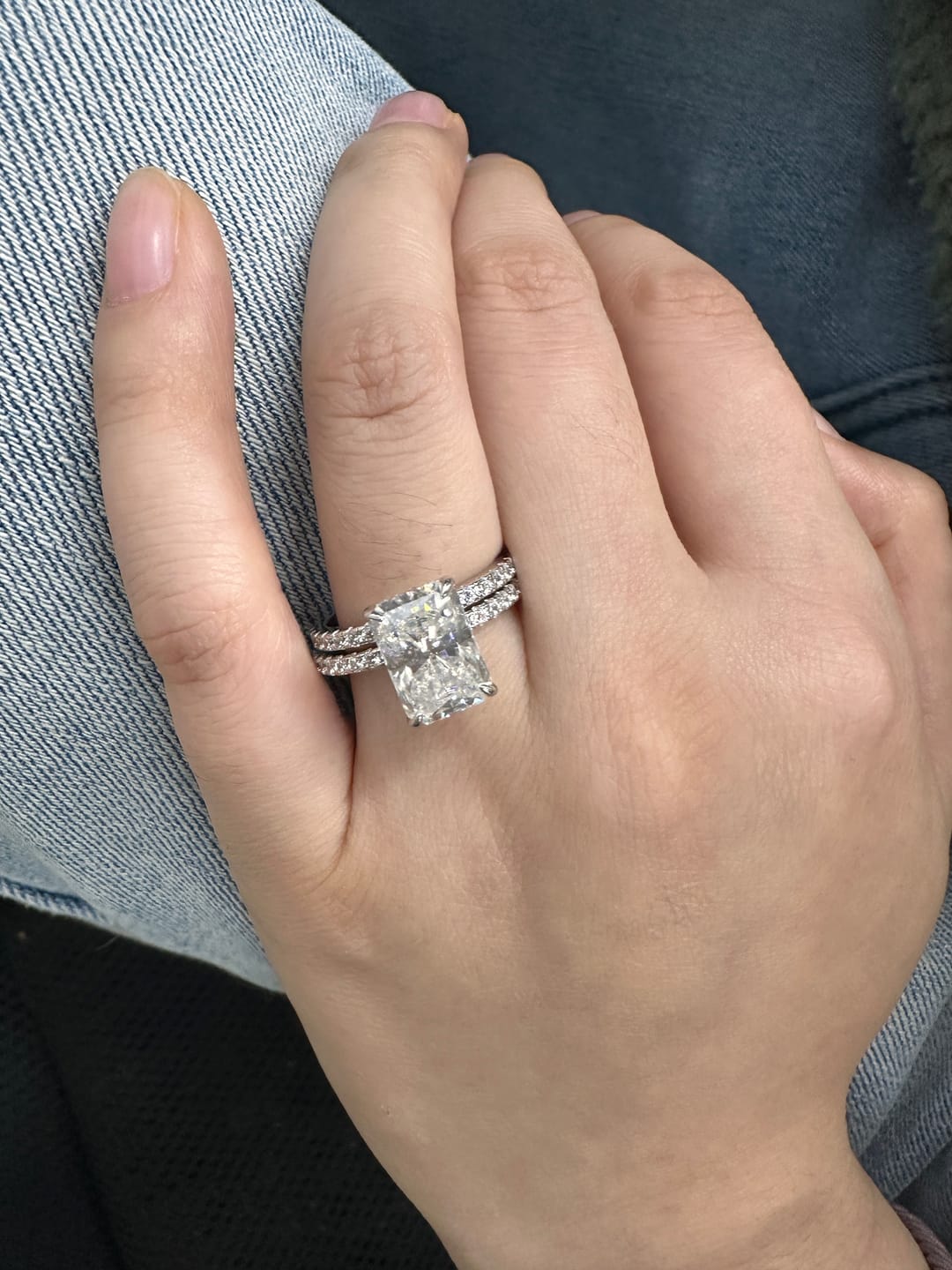 Customer photo review of S925 Moissanite 3.5 Ct Radiant Cut White Gold/Yellow Gold/Rose Gold Wedding Ring For Women