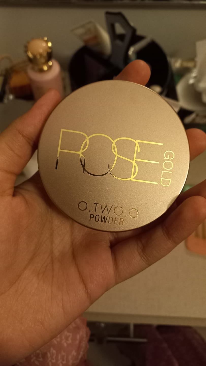 Customer photo review of O.TWO.O ROSE GOLD COMPACT POWDER