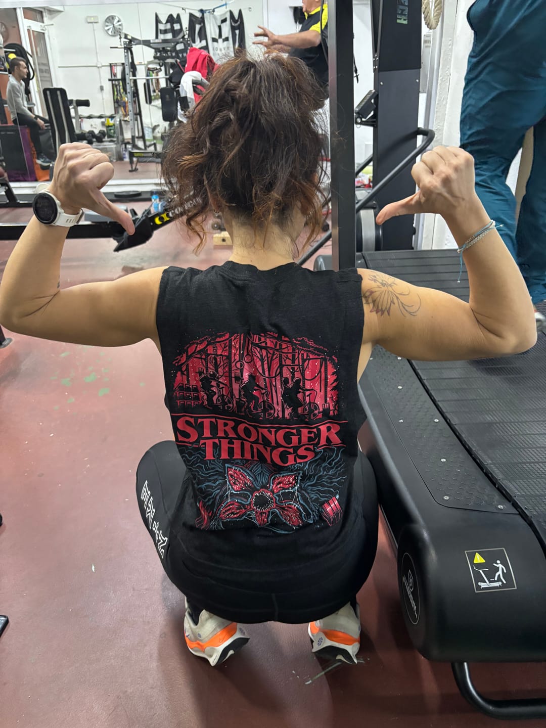 Customer photo review of STRONGER THINGS - MUJER