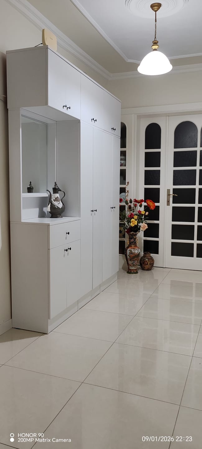 Customer photo review of Rani EA142 Portmanto Çekmeceli Aynalı Askılı Ayakkabılık Vestiyer Beyaz