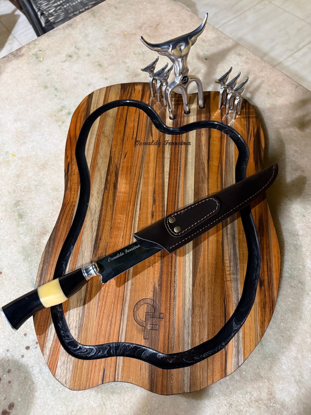 Customer photo review of Tábua de Churrasco Personalizada Damascus Design