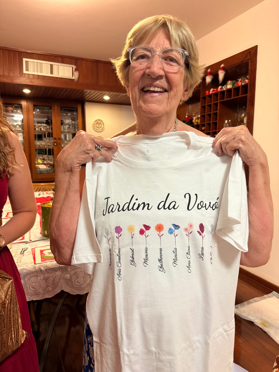 Customer photo review of Camiseta Personalizada Jardim da Vovó - BRANCA - Algodão 100%