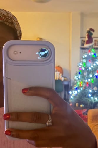 Customer photo review of iPhone 17