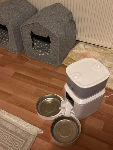 Customer photo review of Akıllı Çift Kaseli Mama Kabı