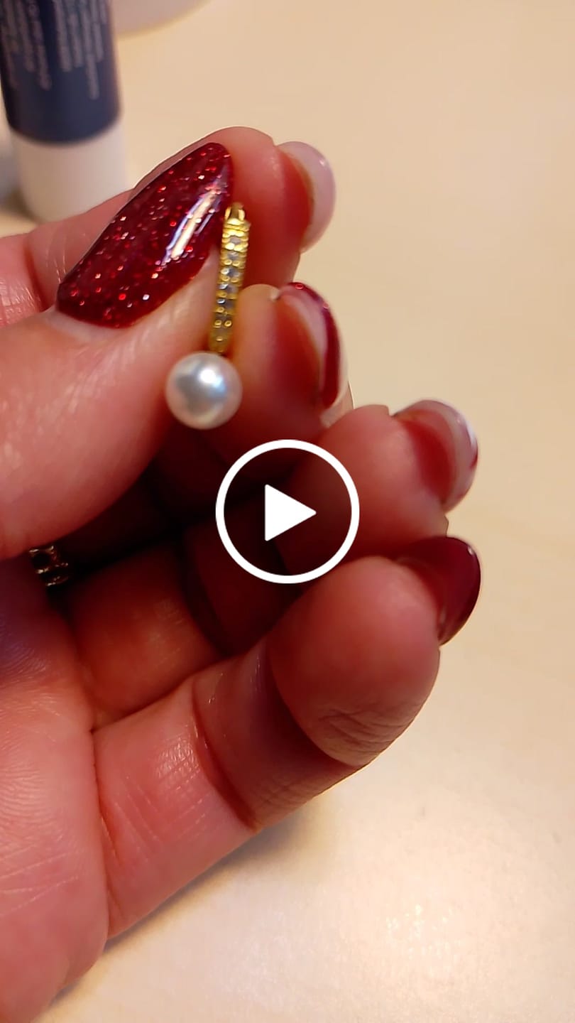 Customer video review of Pendientes Perla y Brillantes