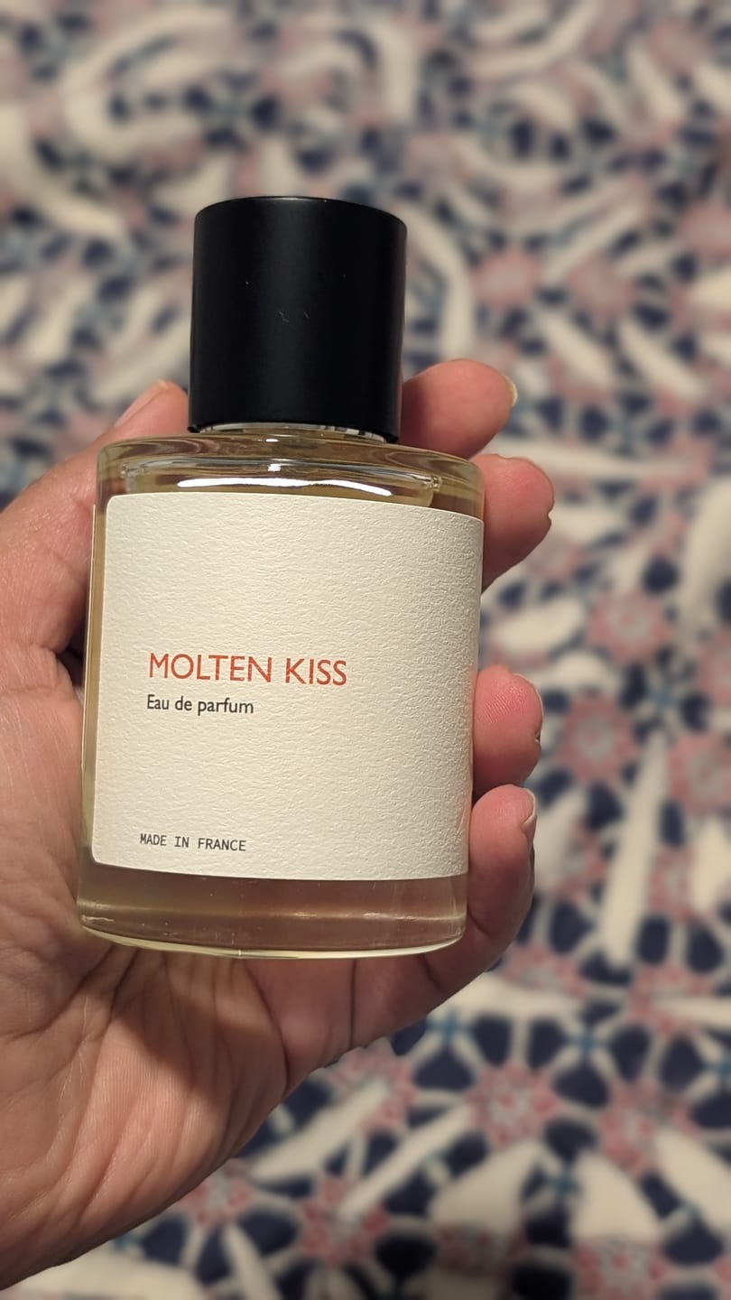 Customer photo review of Molten Kiss