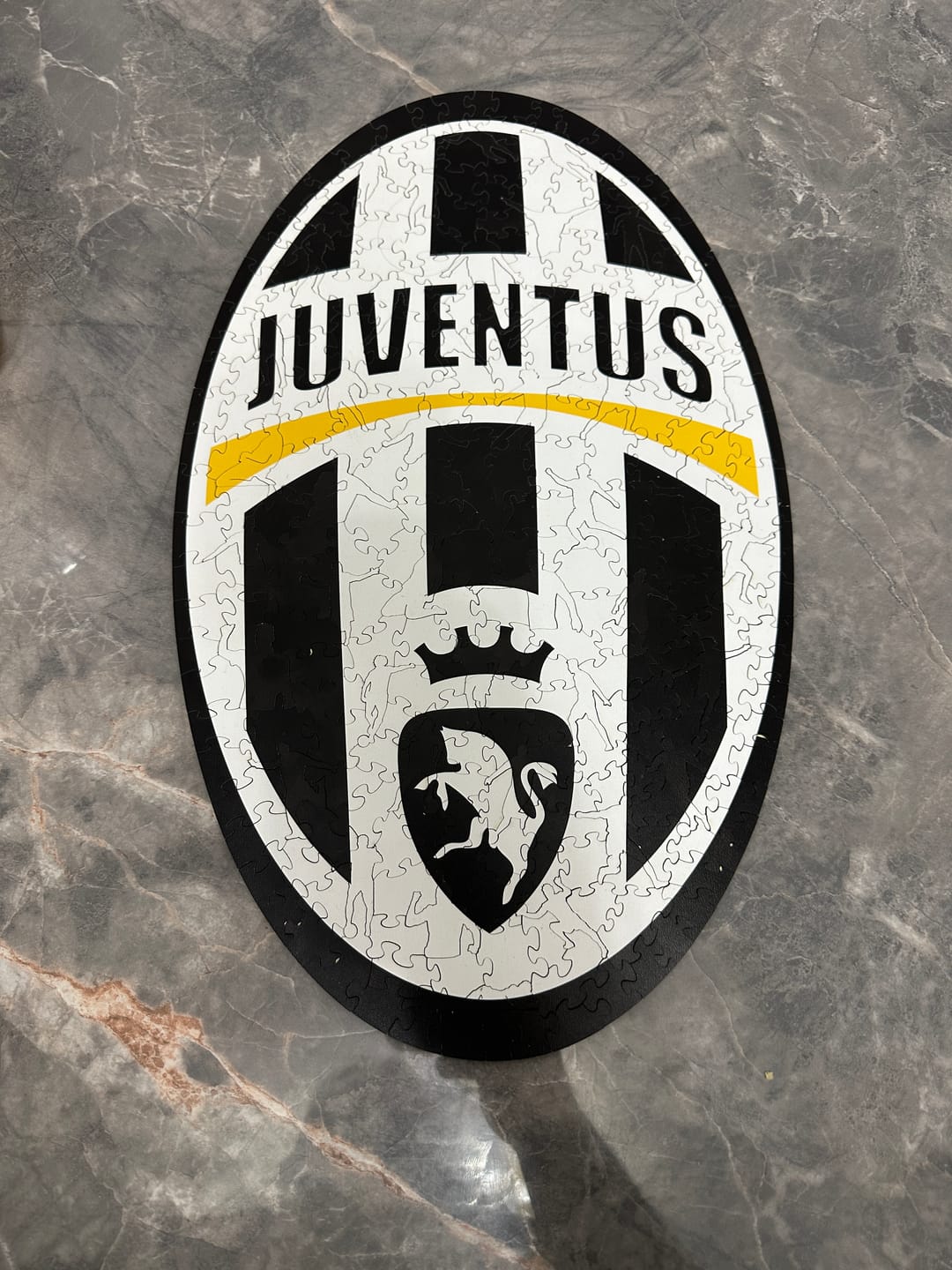 Customer photo review of Juventus FC® Retro Logo - Wooden Puzzle