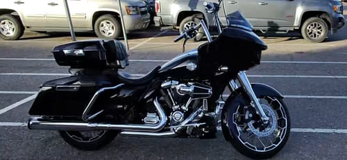 Customer photo review of HR3 Vivid Black Spoiler Kit For Harley 2017-Later FLTRX, FLTRXS, FLTRXST models