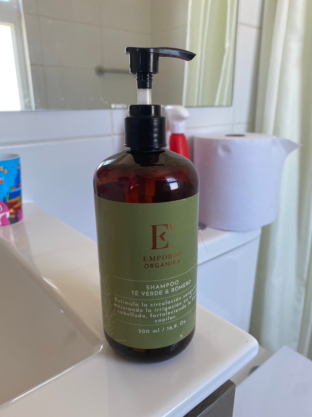 Customer photo review of SHAMPOO ANTICAÍDA FORTALECEDOR TÉ VERDE & ROMERO