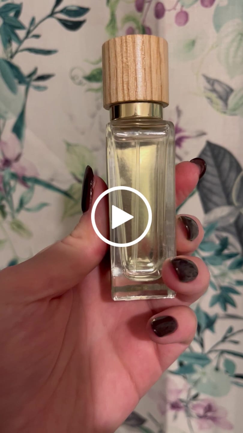 Customer video review of Trafalgar In Red Esprit
