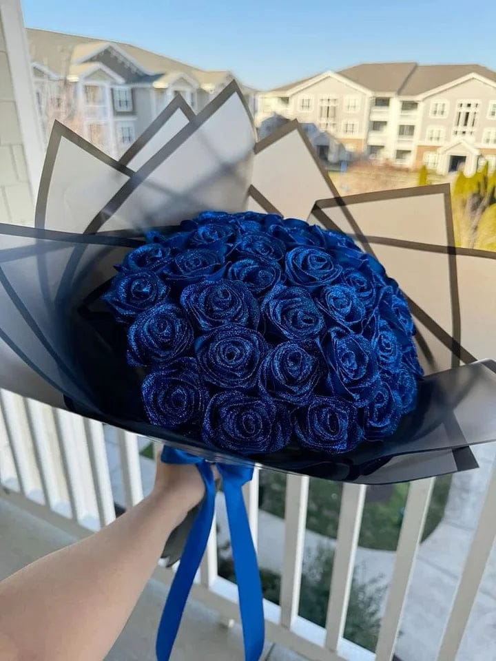 Customer photo review of Glitter Rose Bouquet Gift for Girlfriend & Boyfriend | Couple Anniversary Gift