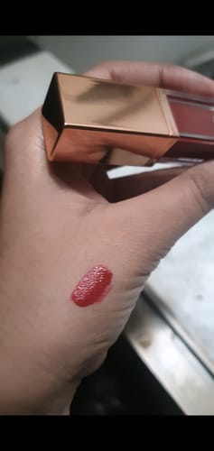 Customer photo review of O.TWO.O HIGH ENERGY HEAVY MIST MATTE LIP GLAZE