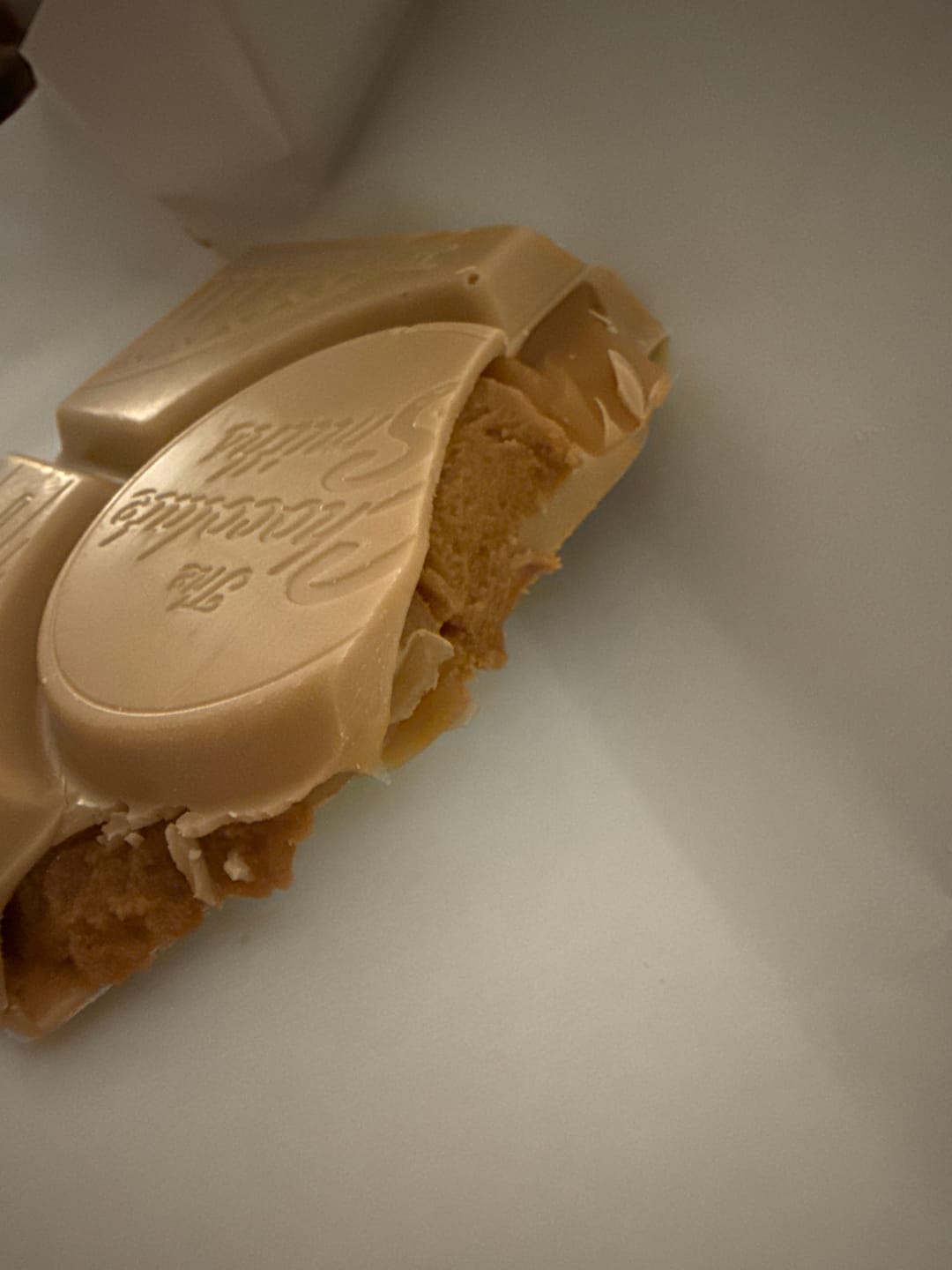 Customer photo review of The Golden Caramel Bizarre Bar 145g
