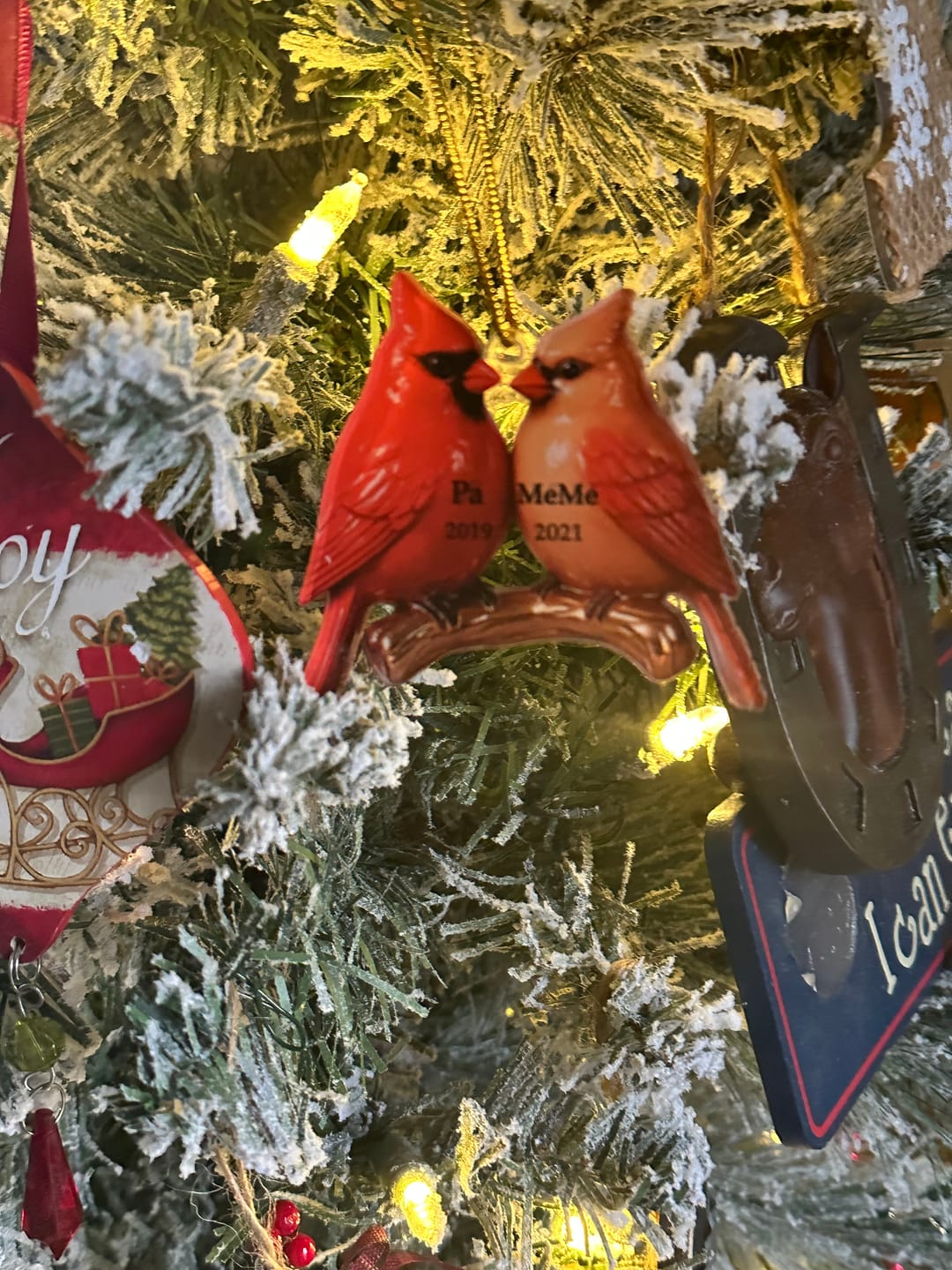 Customer photo review of Vintage Nostalgic Cardinals Memorial Dad Mom Christmas Personalized Acrylic Ornament