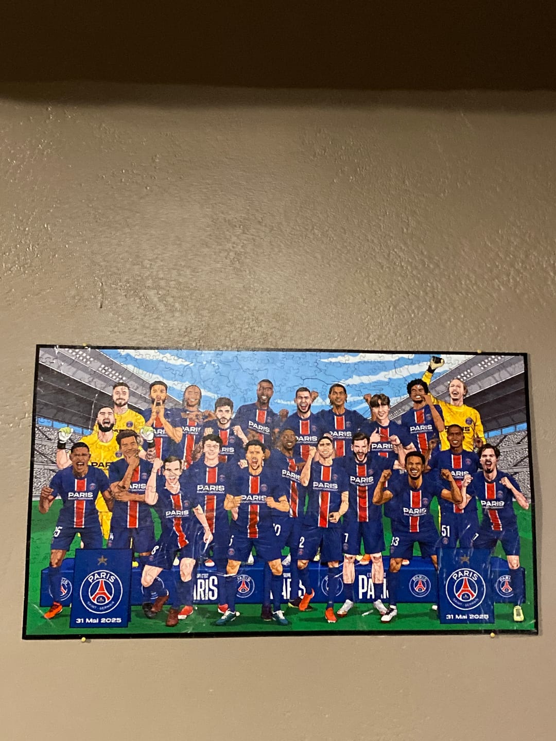 Customer photo review of Équipe Paris Saint-Germain® "Triplé Historique" – Puzzle en Bois