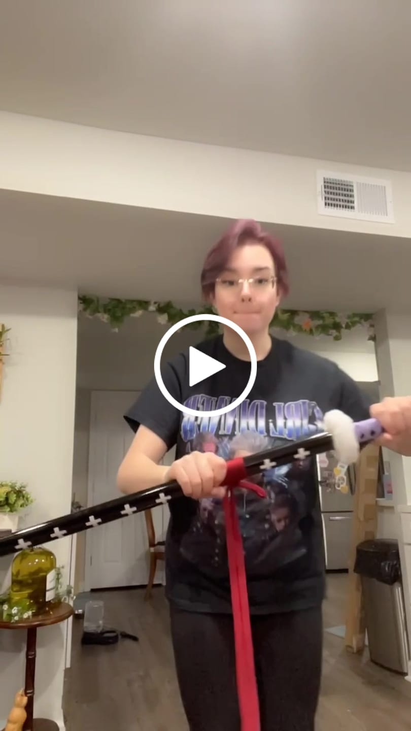 Customer video review of One Piece Sword Trafalgar Law Kikoku Cursed Metal Katana Sword Purple Handle XL - 140cm