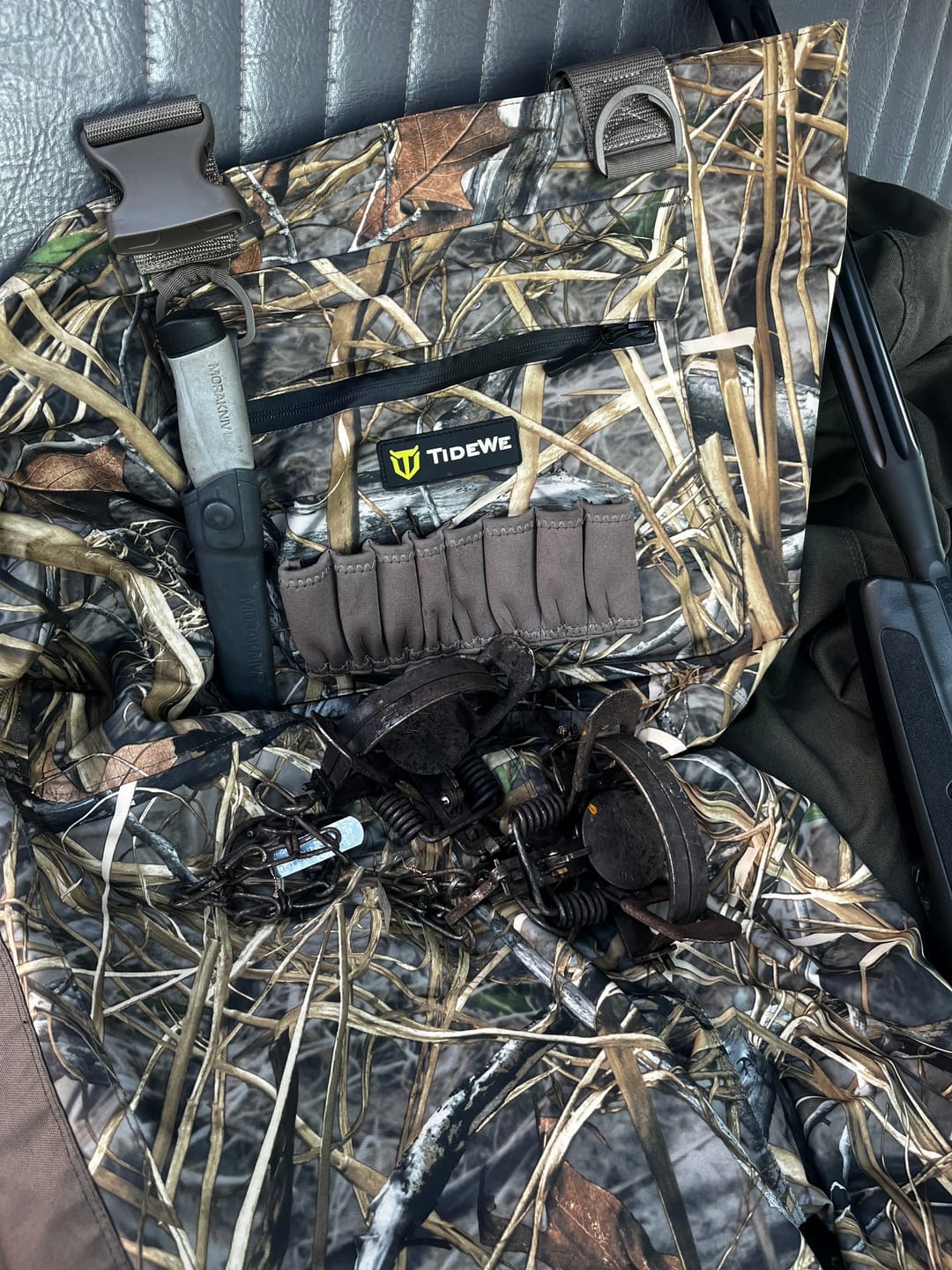 Customer photo review of AquaWade  Men’s Insulated Waders | Lightweight Waterproof Camo  Durable Nylon Hunting Bibs | Bootfoot Breathable Chest Waders with Boots for Duck Hunting