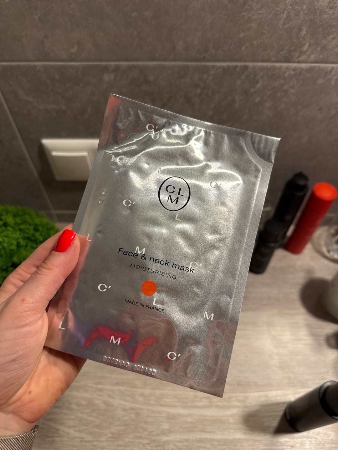 Customer photo review of Intensyviai drėkinanti veido ir kaklo kaukė 15ml