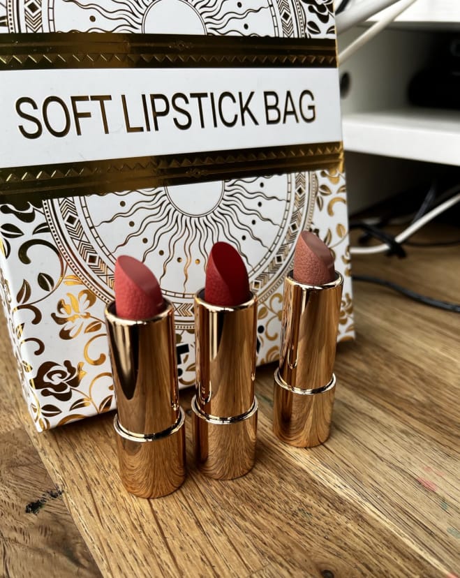 Customer photo review of Velvet Kiss Trio
