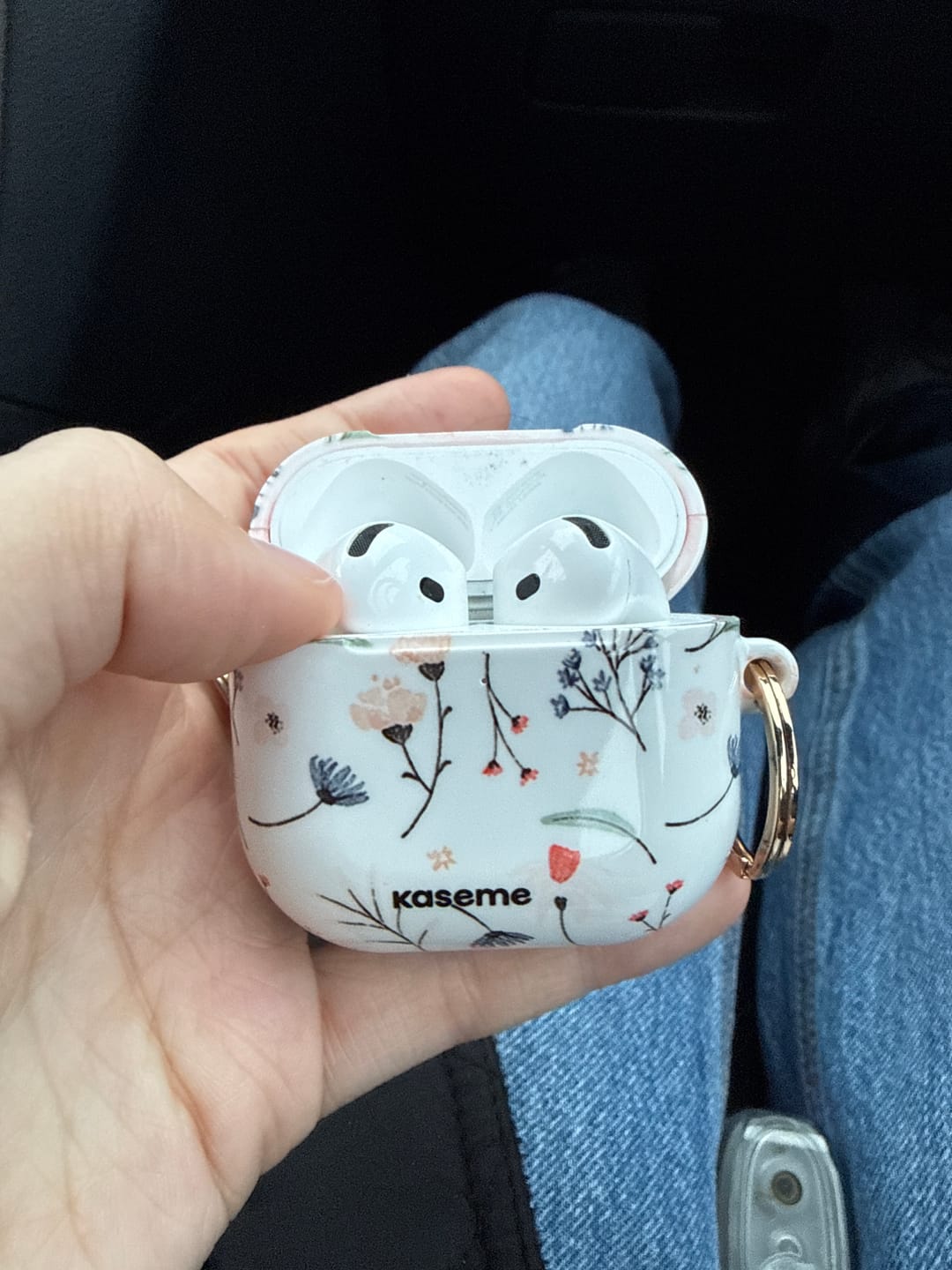 Customer photo review of Mia AirPods Case