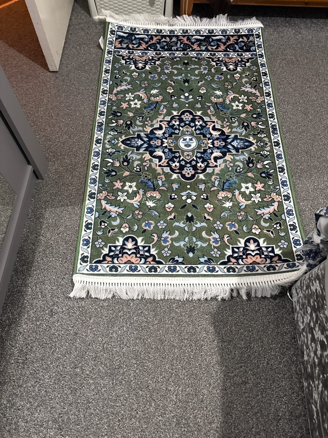 Customer photo review of Masjid-e-Nabawi Mosque Padded Prayer Mat