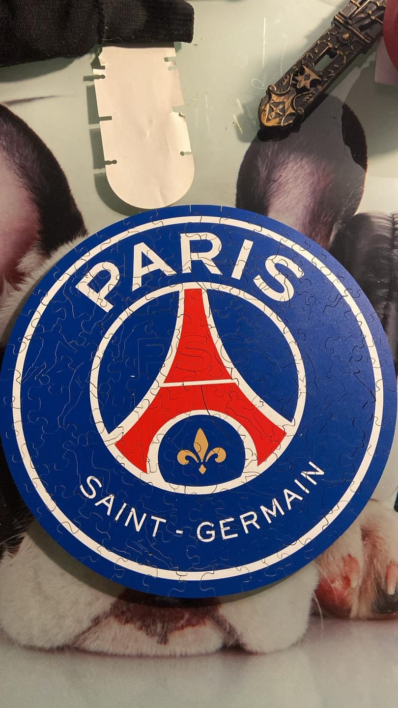 Customer photo review of Logo Paris Saint-Germain® - Puzzle en Bois