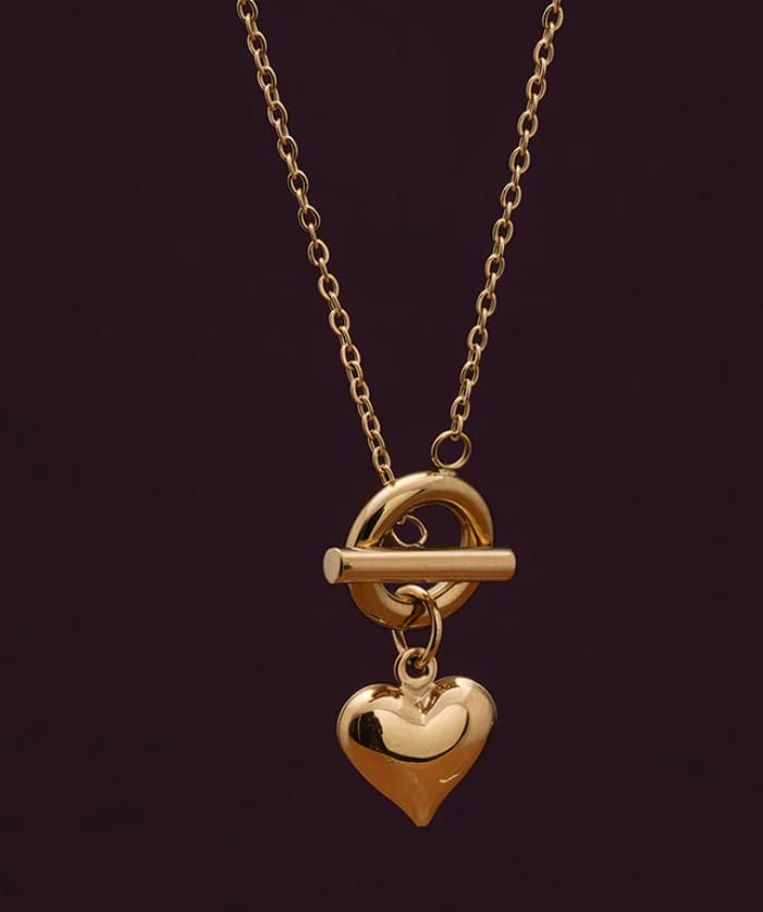 Customer photo review of Ridge Heart T-Bar Necklace