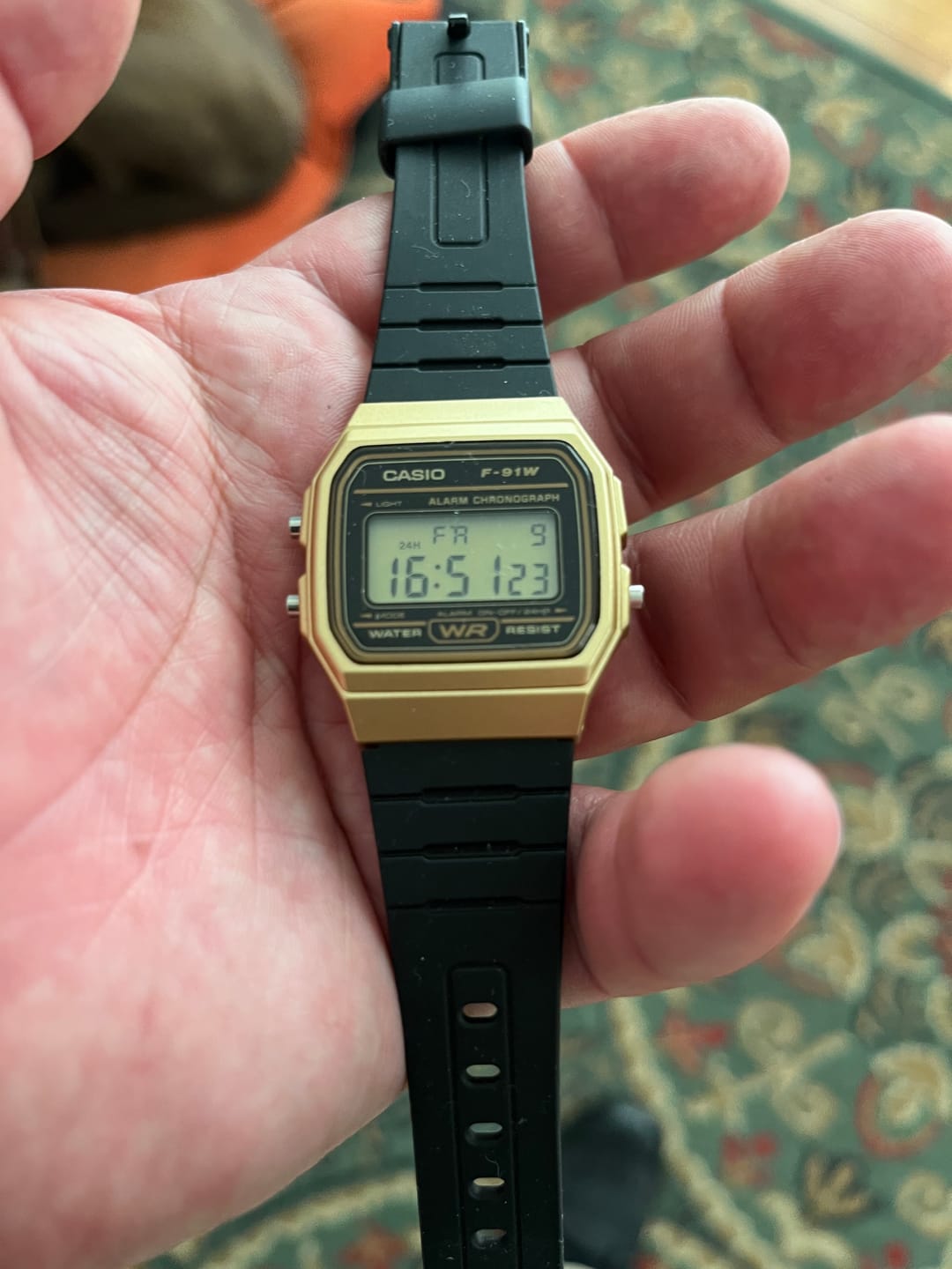 Customer photo review of Reloj Casio Vintage F-91WM-9ADF Dorado/Negro