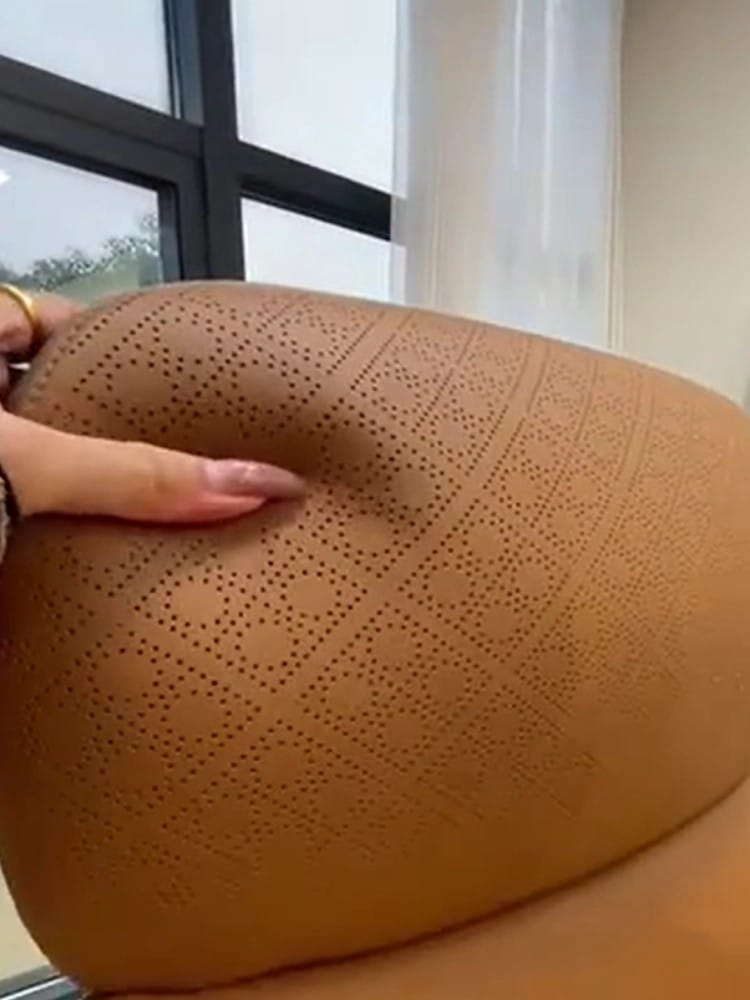 Customer photo review of Nyla Executive Leather Office Chair
