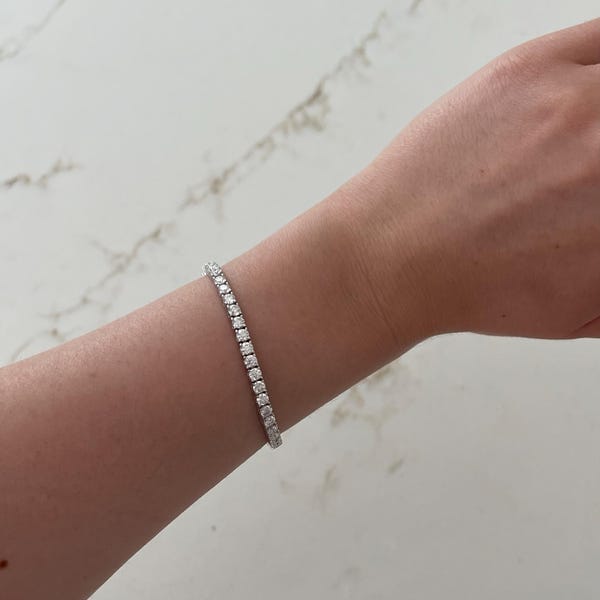 Customer photo review of Clara VVS1 Moissanite Round Cut Tennis Bracelet