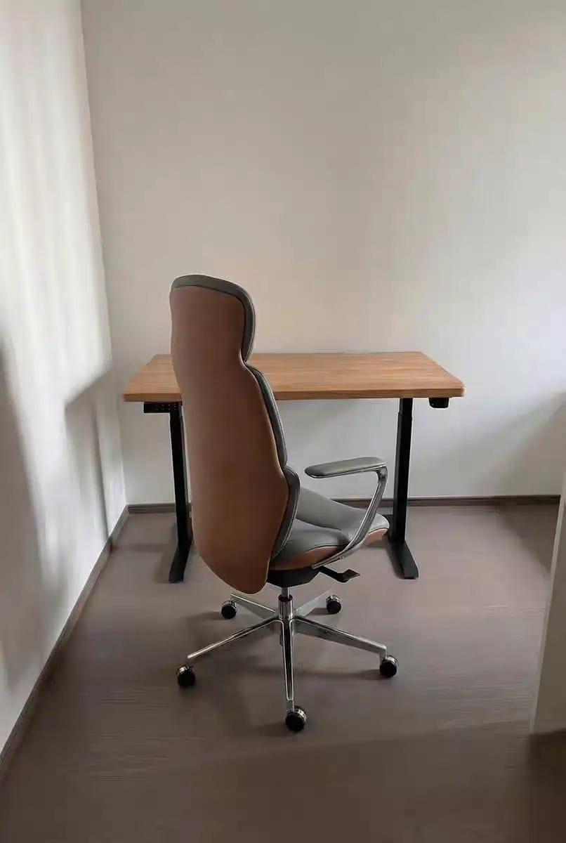 Customer photo review of Nolan Executive Leather Office Chair