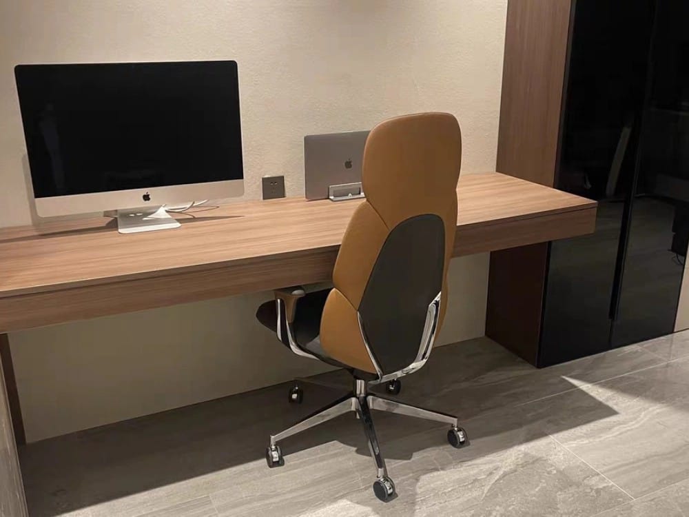 Customer photo review of Nyla Executive Leather Office Chair