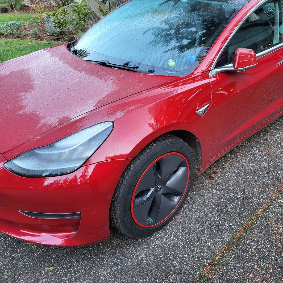 Customer photo review of Aluminum Alloy Wheel Rim Protector Rim Case for Tesla All Models (4 PCS) (2012-2025)