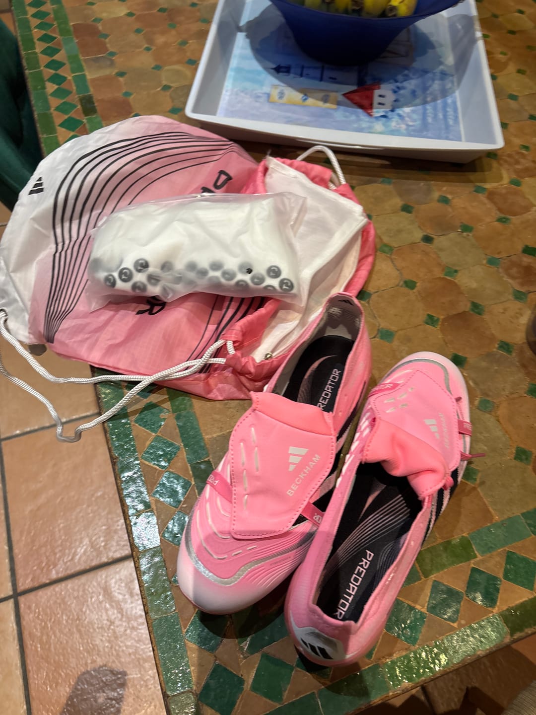 Customer photo review of Predator 25 Elite Fold-over Tongue FG Beckham - Rose/Bleu/Noir/Argent
