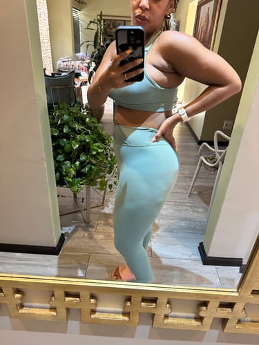 Customer photo review of Plain Crossover High-Rise Leggings