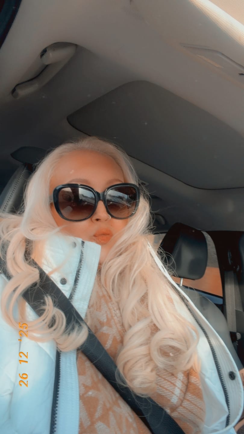 Customer photo review of Blonde #60 Straight DIY Hair Extensions Home Kit