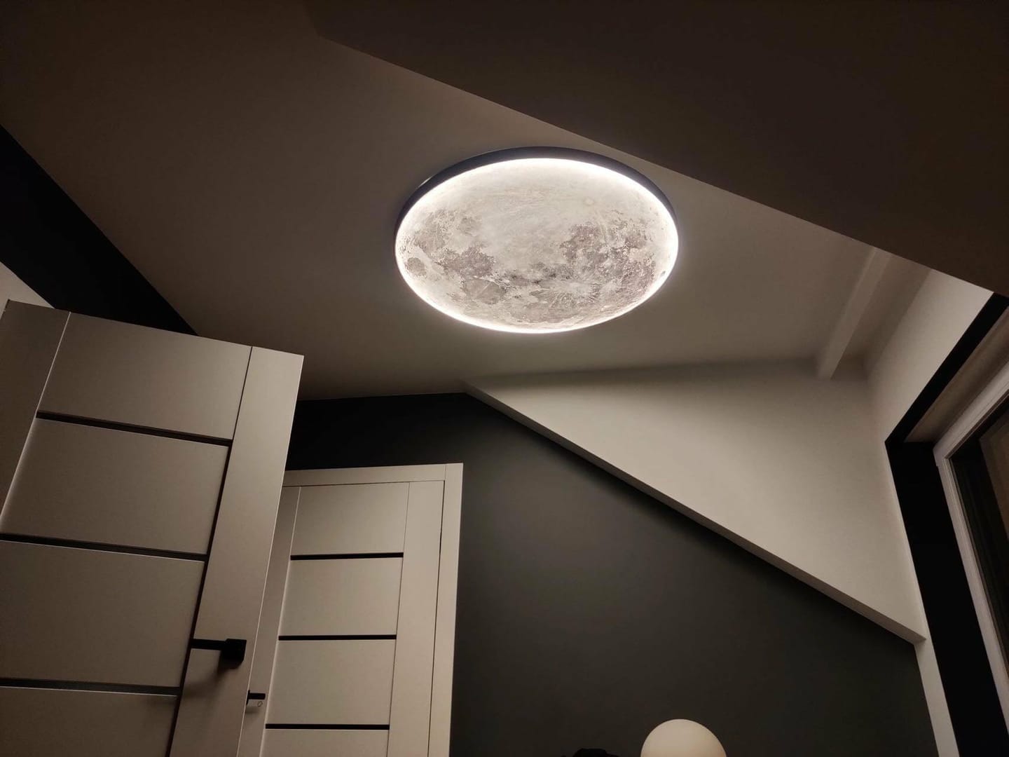 Customer photo review of WOMO Mond/Erde Runde Wandleuchte-WM6102