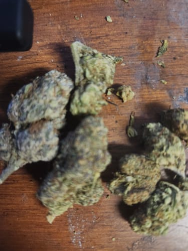 Customer photo review of Moon Pie Light Assist THCA
