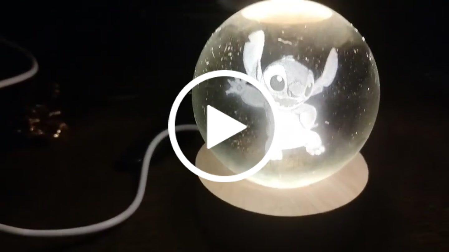 Customer video review of Luminária de Mesa Decorativa LED 3D Stitch USB