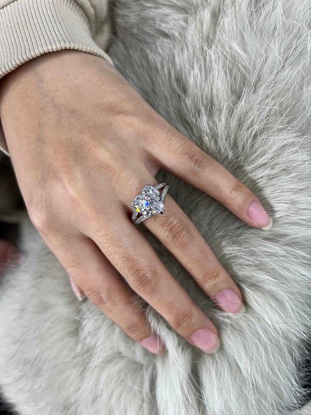Customer photo review of Louily Exquisite 5.0 Carat Heart Cut Engagement Ring In Sterling Silver