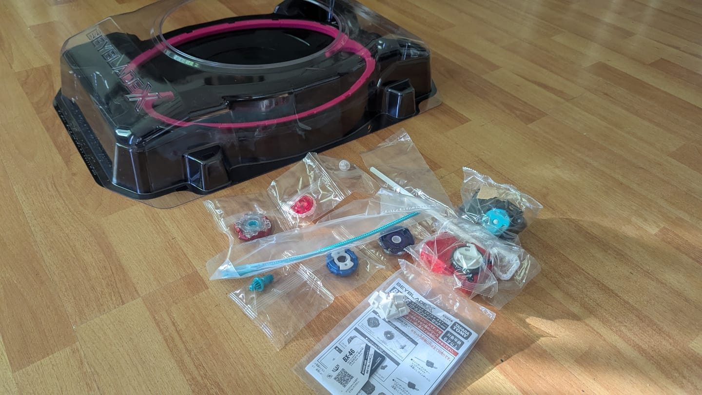 Customer photo review of Takara Tomy Beyblade X BX-46 Infinity Stadium Battle Entry Set