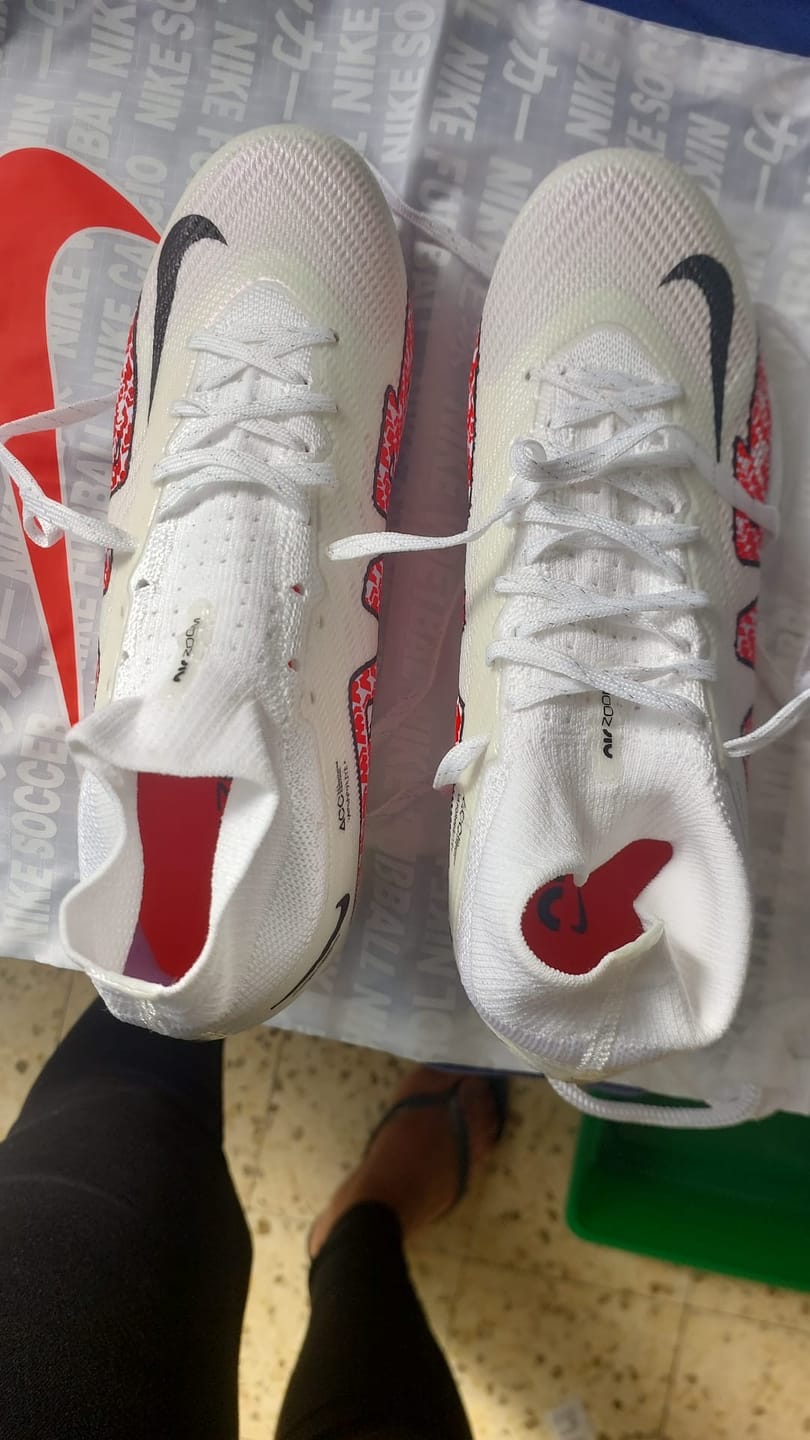 Customer photo review of Nike Air Zoom Mercurial Vapor 15 FG - White Red Purple