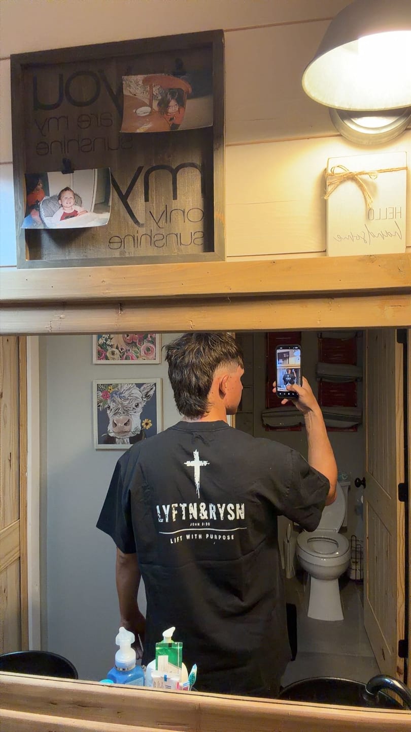 Customer photo review of LYFTN&RYSN Oversize Pump Cover T-Shirt