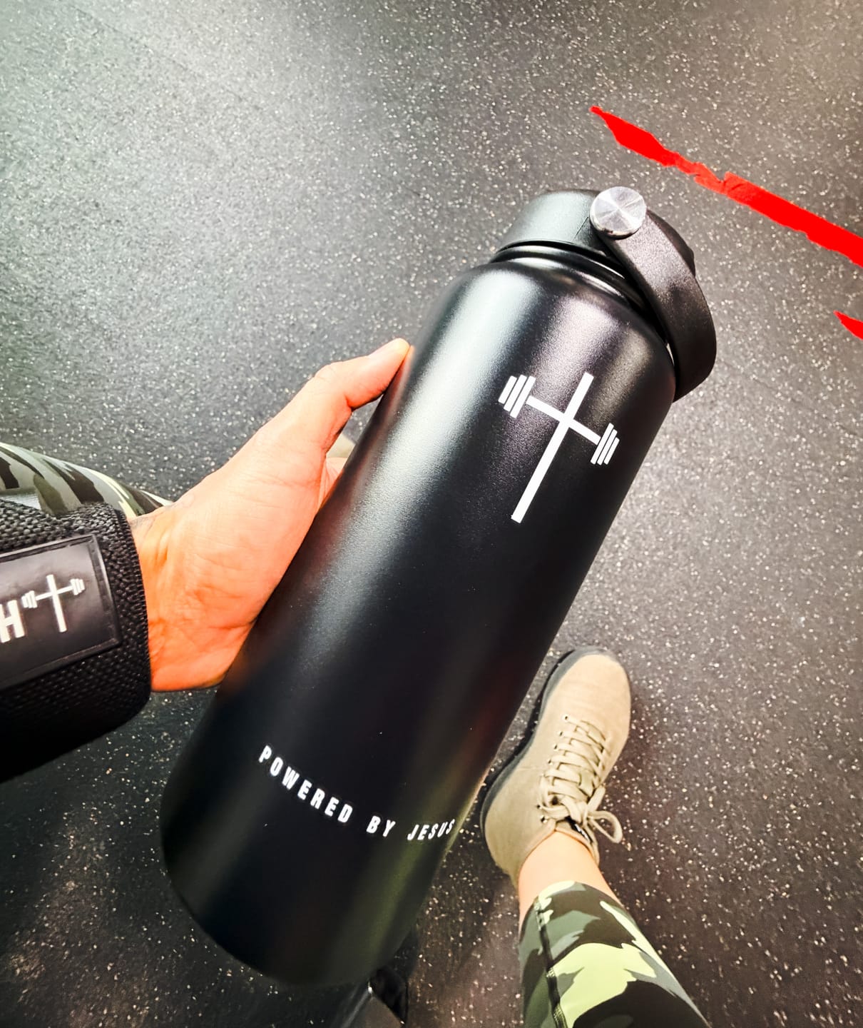 Customer photo review of Powered By Jesus 32oz Insulated Water Bottle