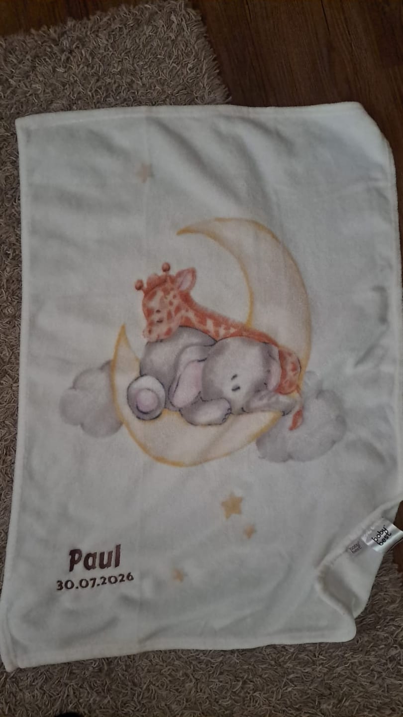 Customer photo review of Babydecke mit Namen bestickt Tiere auf Mond 75x100cm