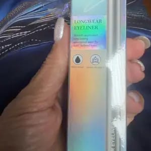 Customer photo review of Lunga Tenuta Matita Occhi Impermeabile Nero Intenso Resistente