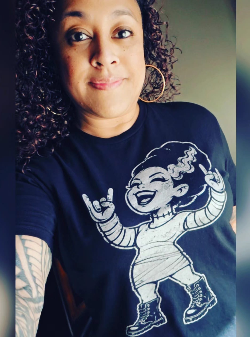 Customer photo review of La Liz Old School Rocker T-Shirt