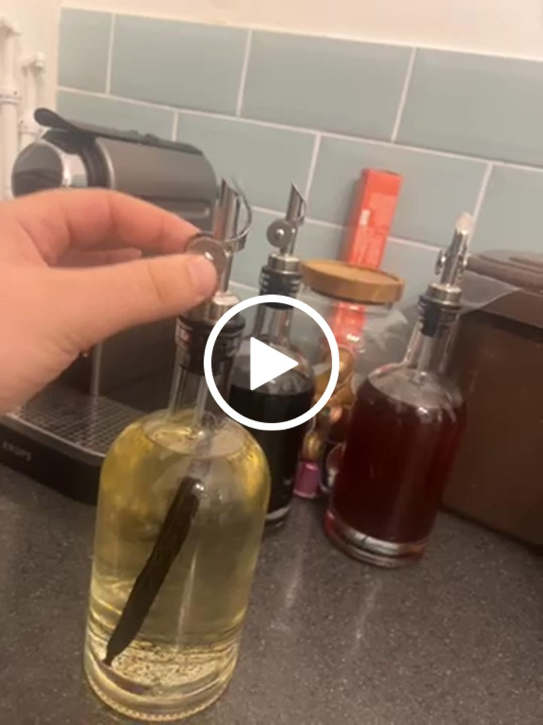 Customer video review of Round Glass Oil Bottle 500 ML