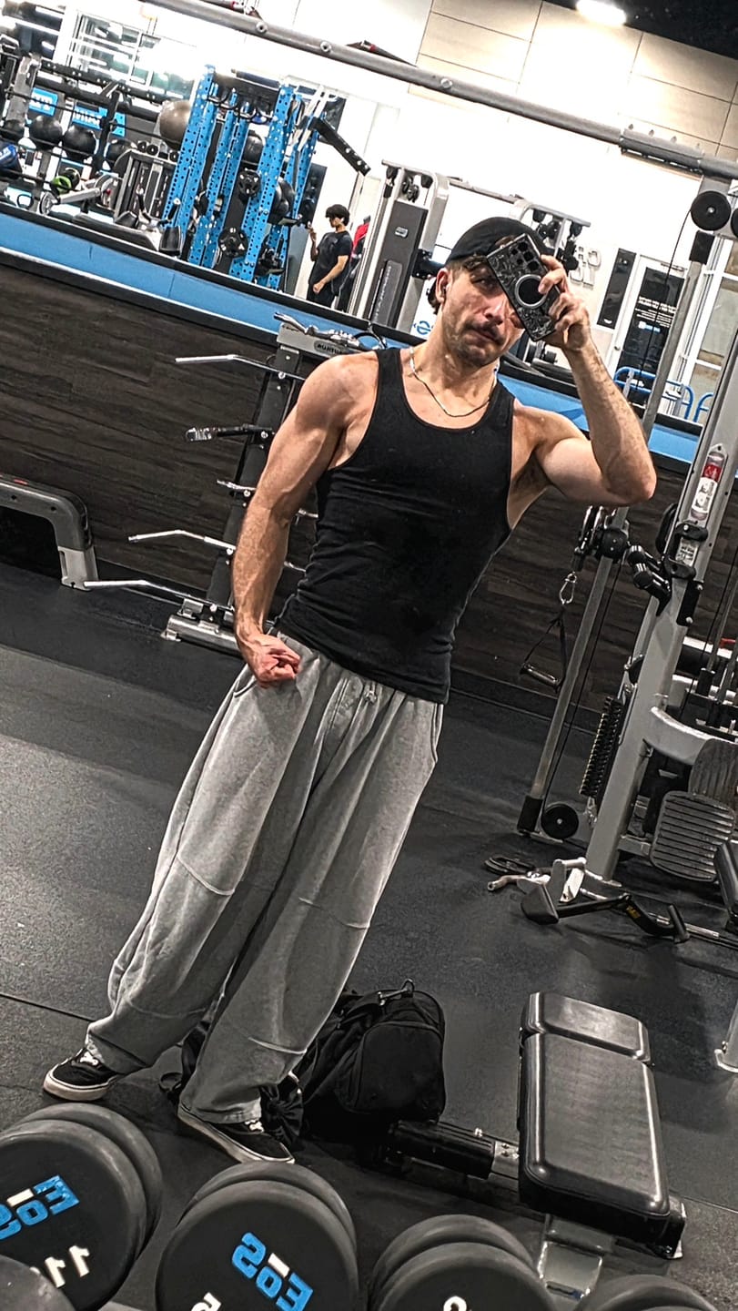 Customer photo review of 2134 - Iconic Barrel Sweats