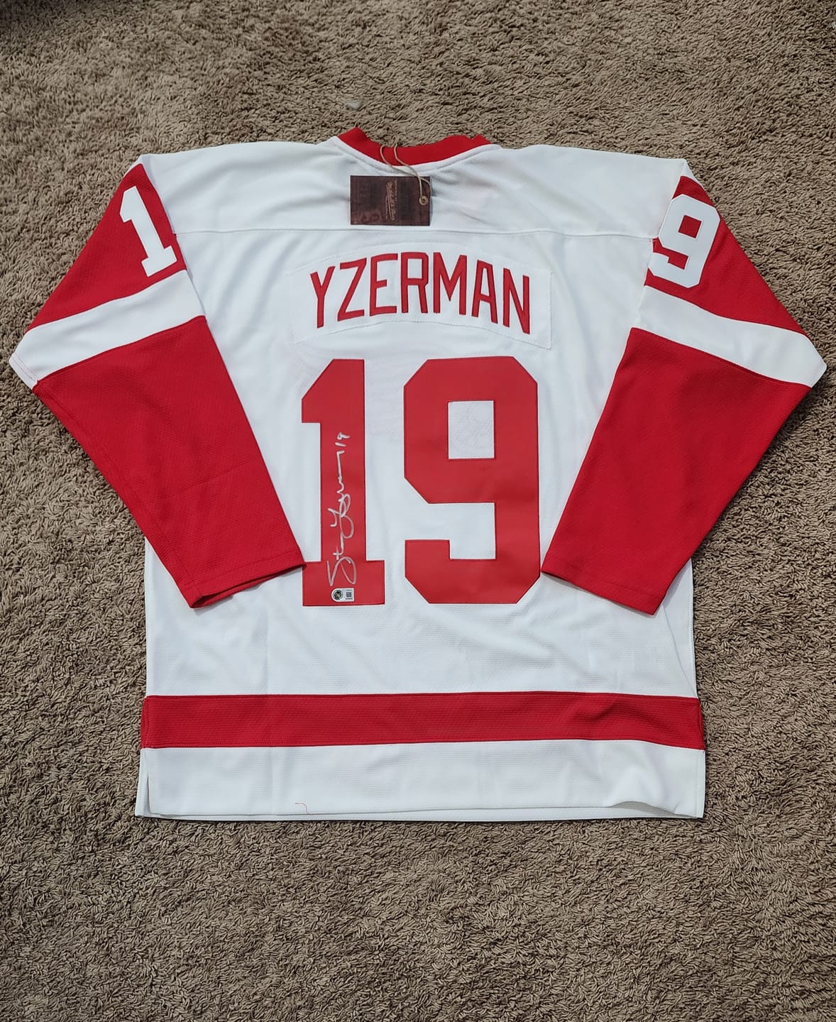 Customer photo review of Steve Yzerman Autograph Signing